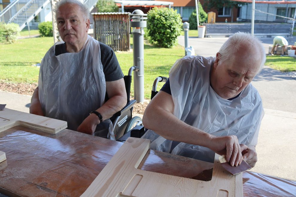 Gartenbänke selber bauen