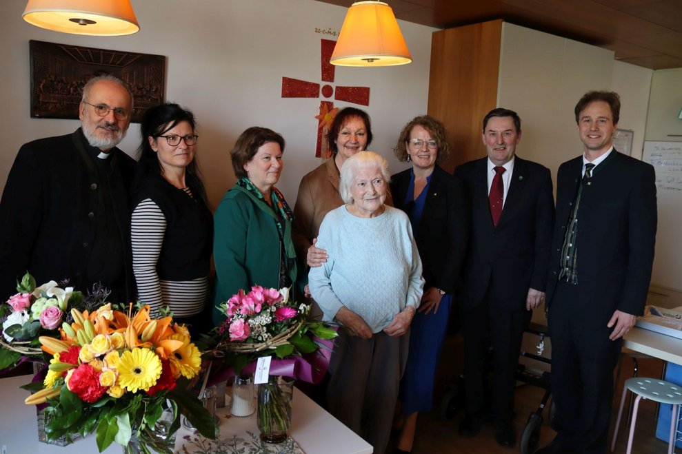Frau Grim feiert 100. Geburtstag