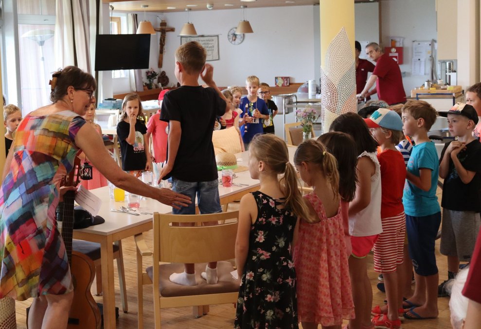 Überraschungsbesuch der Volksschulkinder