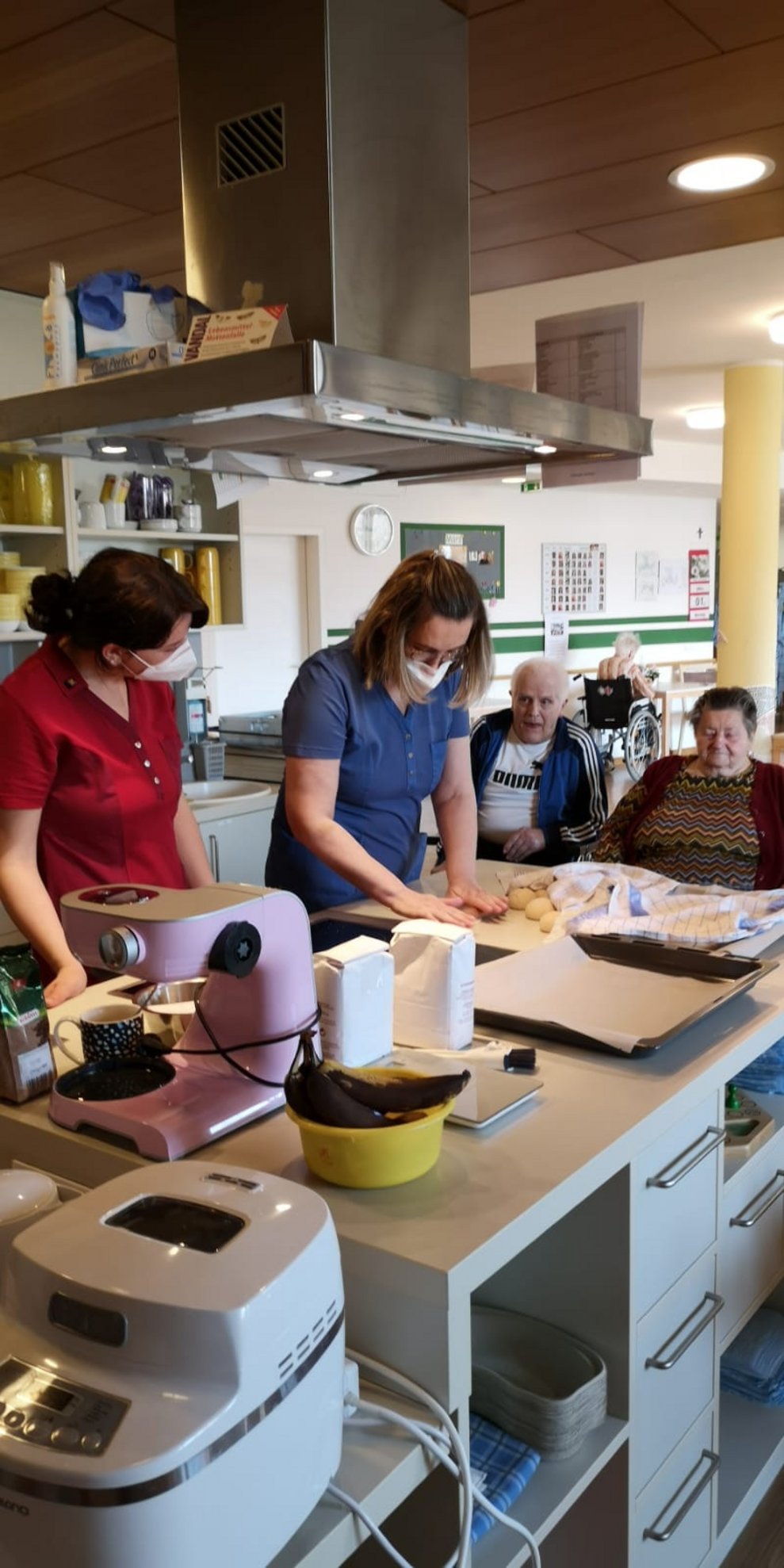 BewohnerInnen backen