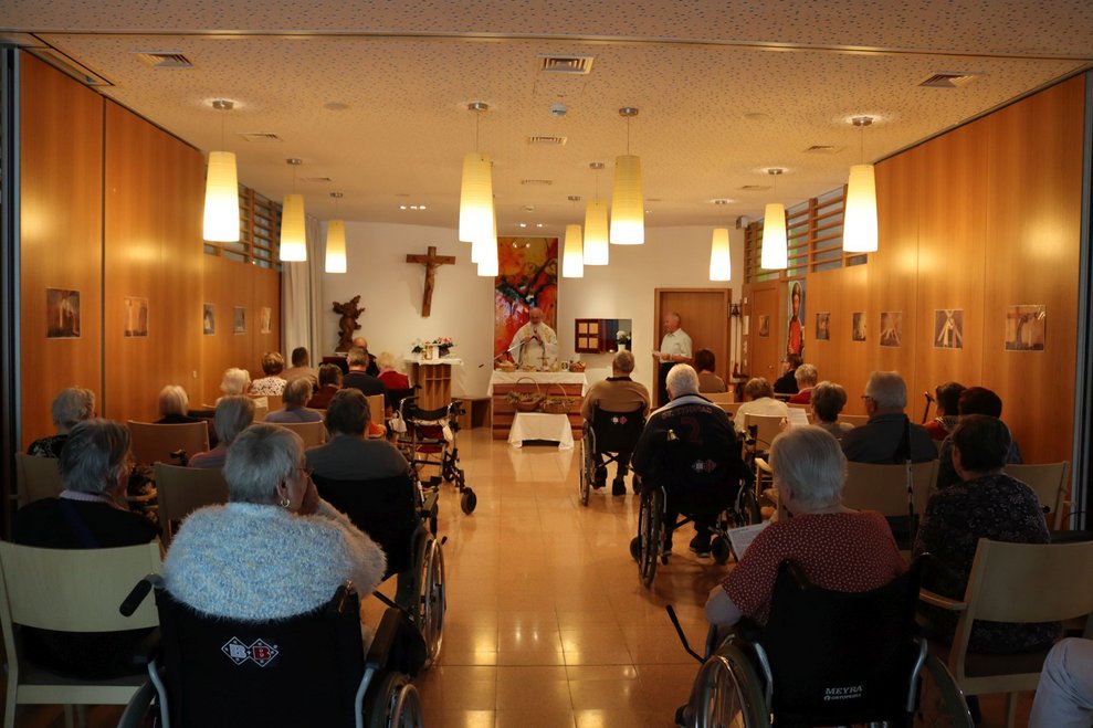 Erntedankfest mit Kräuterweihe