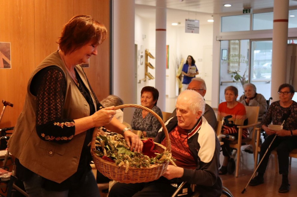 Erntedankfest mit Kräuterweihe