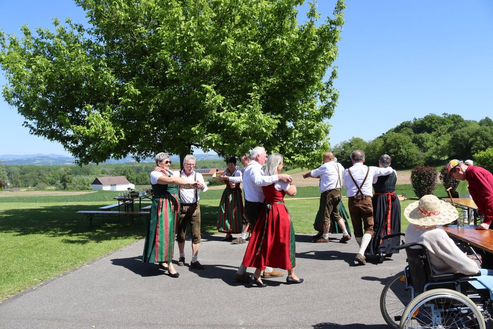 Unser Maibaum steht!