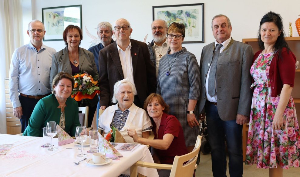 Frau Grim feiert 100. Geburtstag