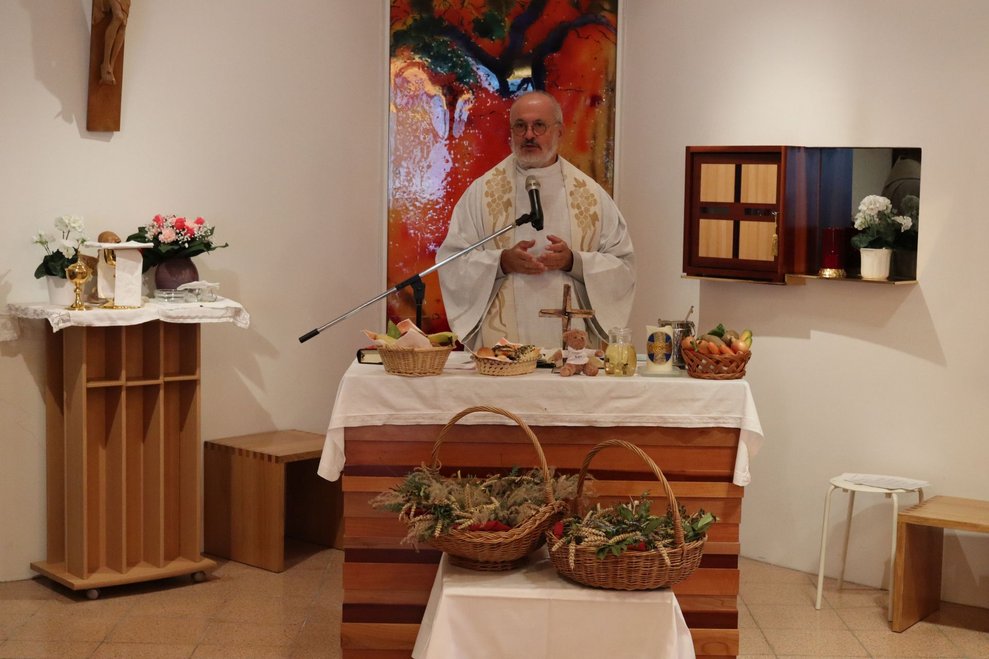 Erntedankfest mit Kräuterweihe