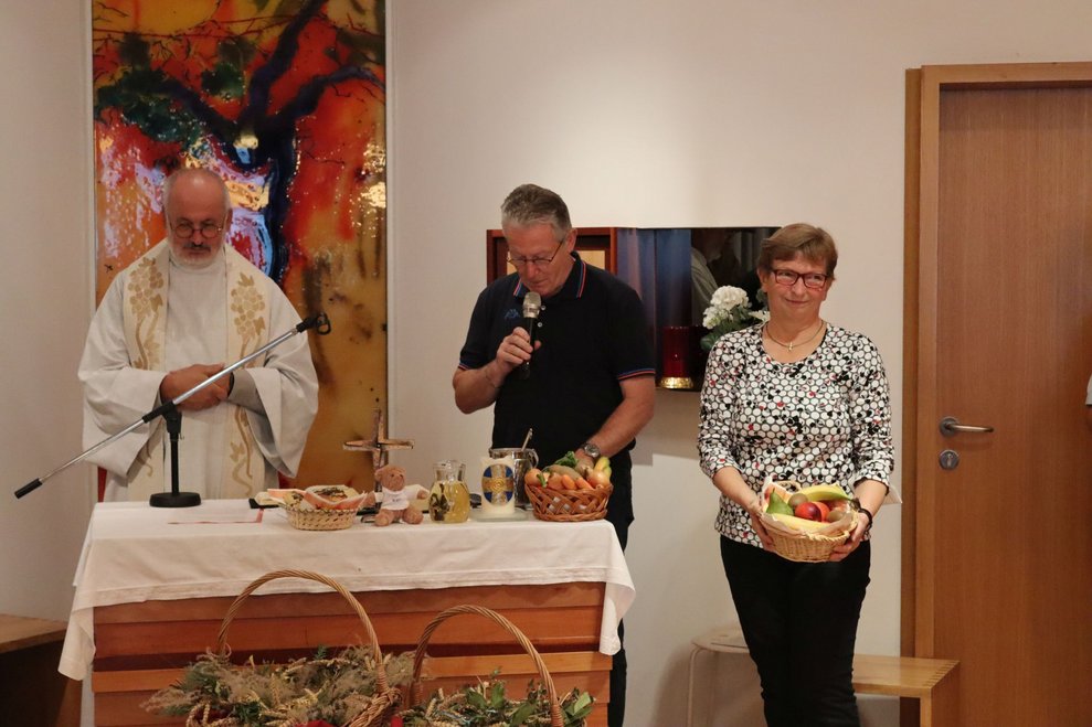 Erntedankfest mit Kräuterweihe