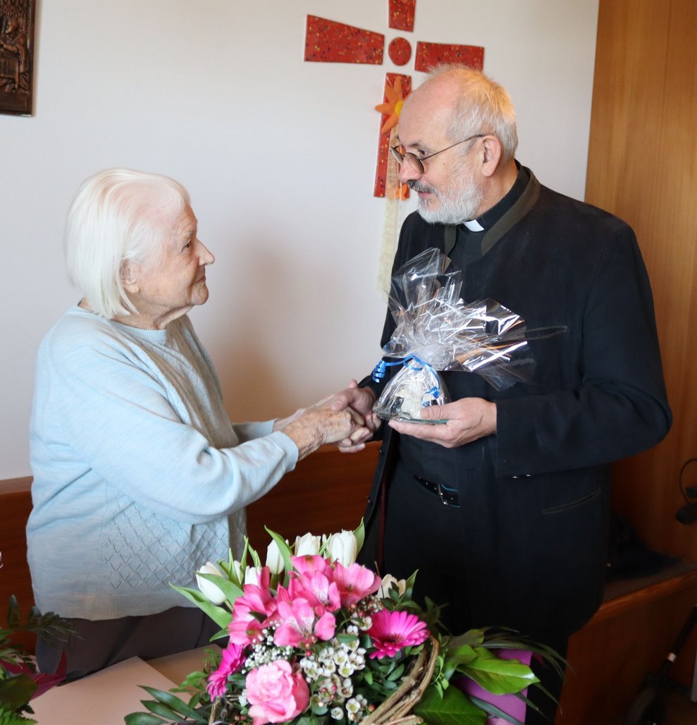 Frau Grim feiert 100. Geburtstag