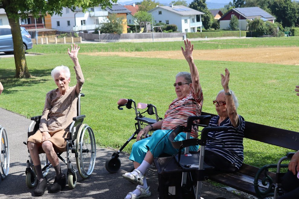 Turnstunde im Freien