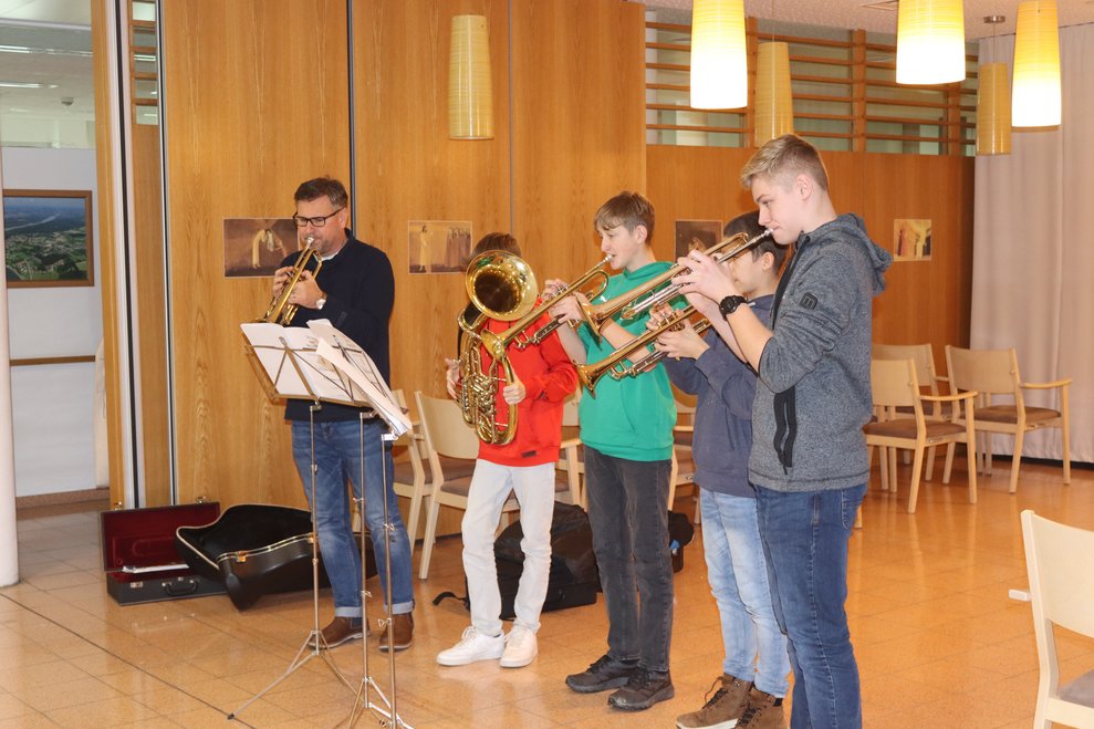 Weihnachtsgrüße der Mittelschule Wallsee